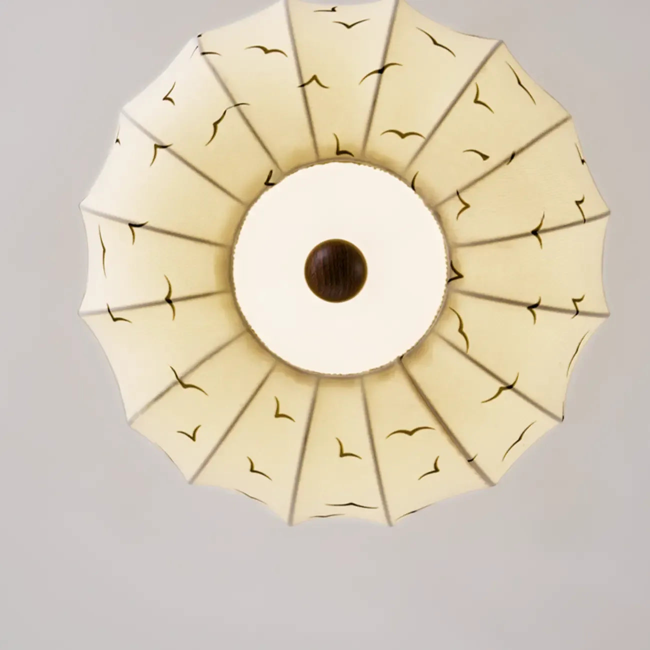 Suspension moderne en tissu blanc cassé avec 5 ampoules et LED