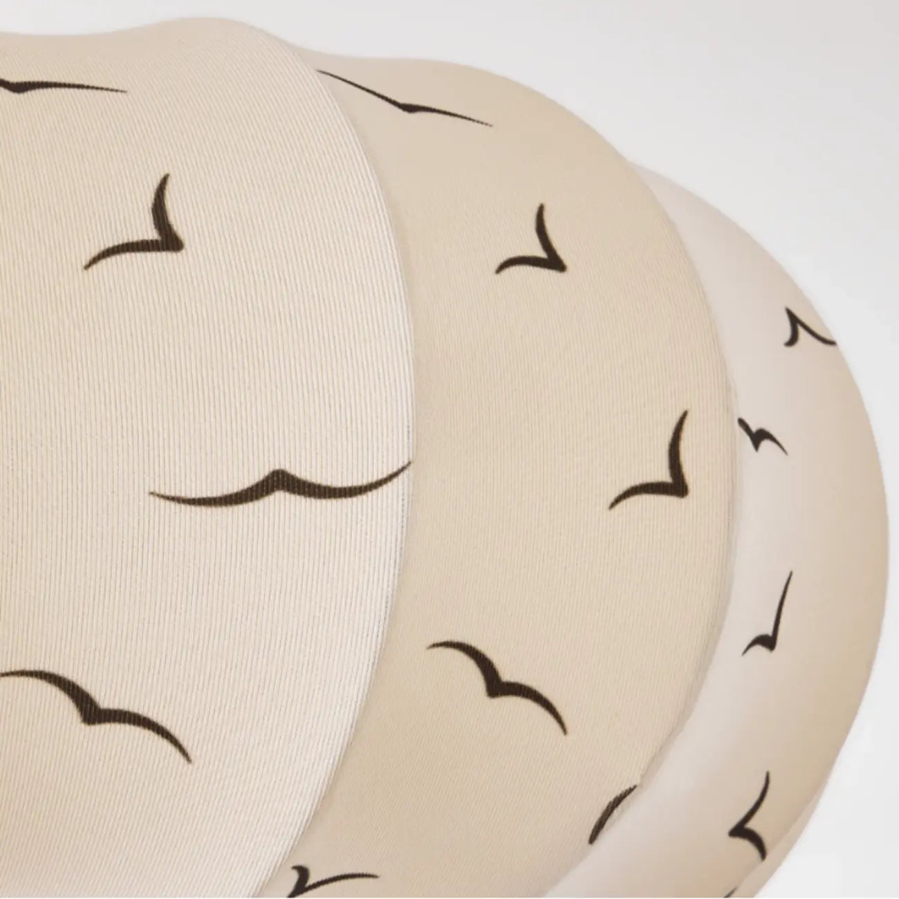 Suspension moderne en tissu blanc cassé avec 5 ampoules et LED