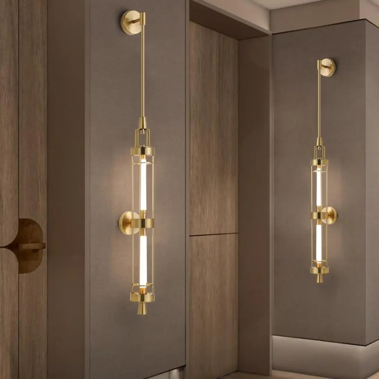 Applique murale cylindrique dorée avec 2 ampoules LED à lumière chaude