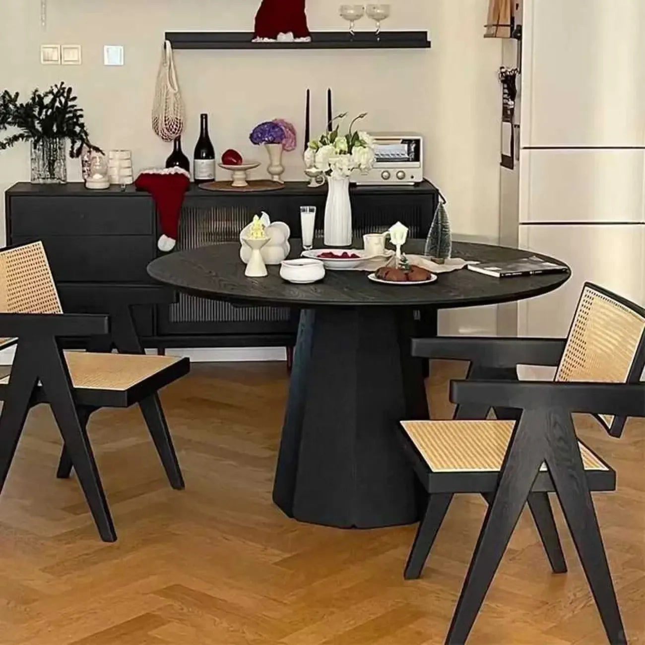 Table de salle à manger ronde moderne en bois noir