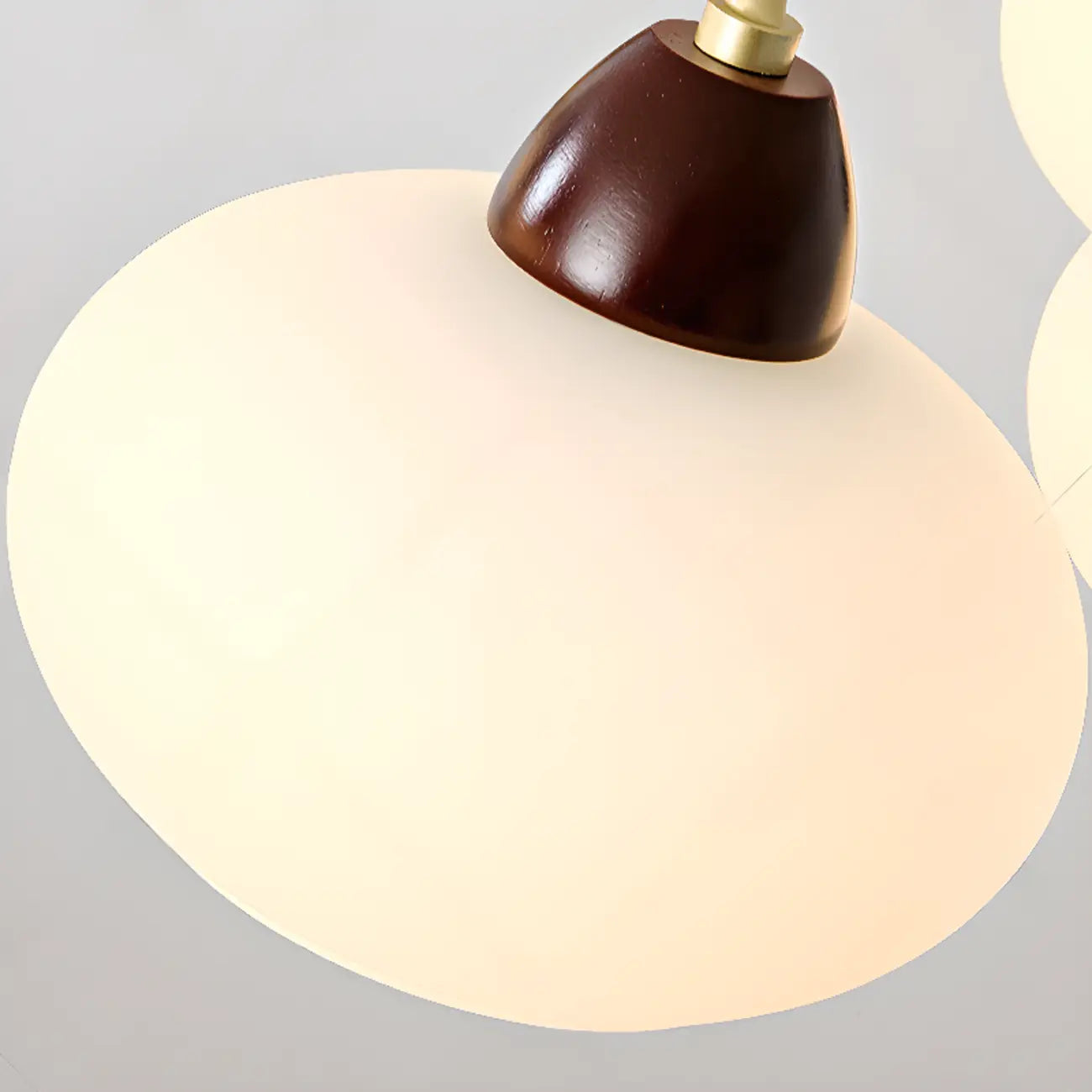 Lustre élégant classique avec abat-jour tambour en verre doré