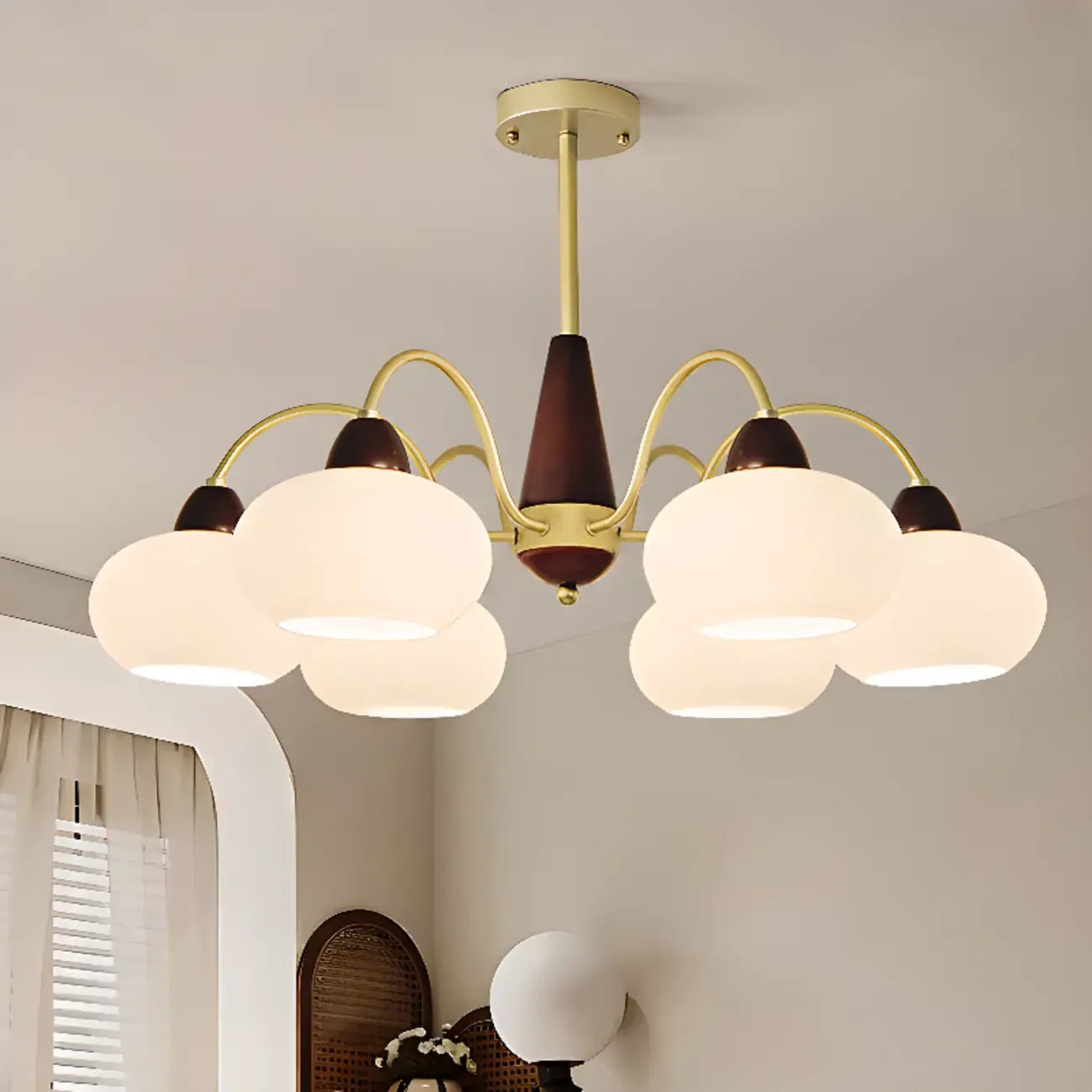 Lustre élégant classique avec abat-jour tambour en verre doré