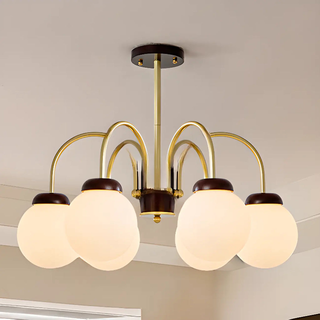 Lampadario classico a sfera in vetro bianco e oro