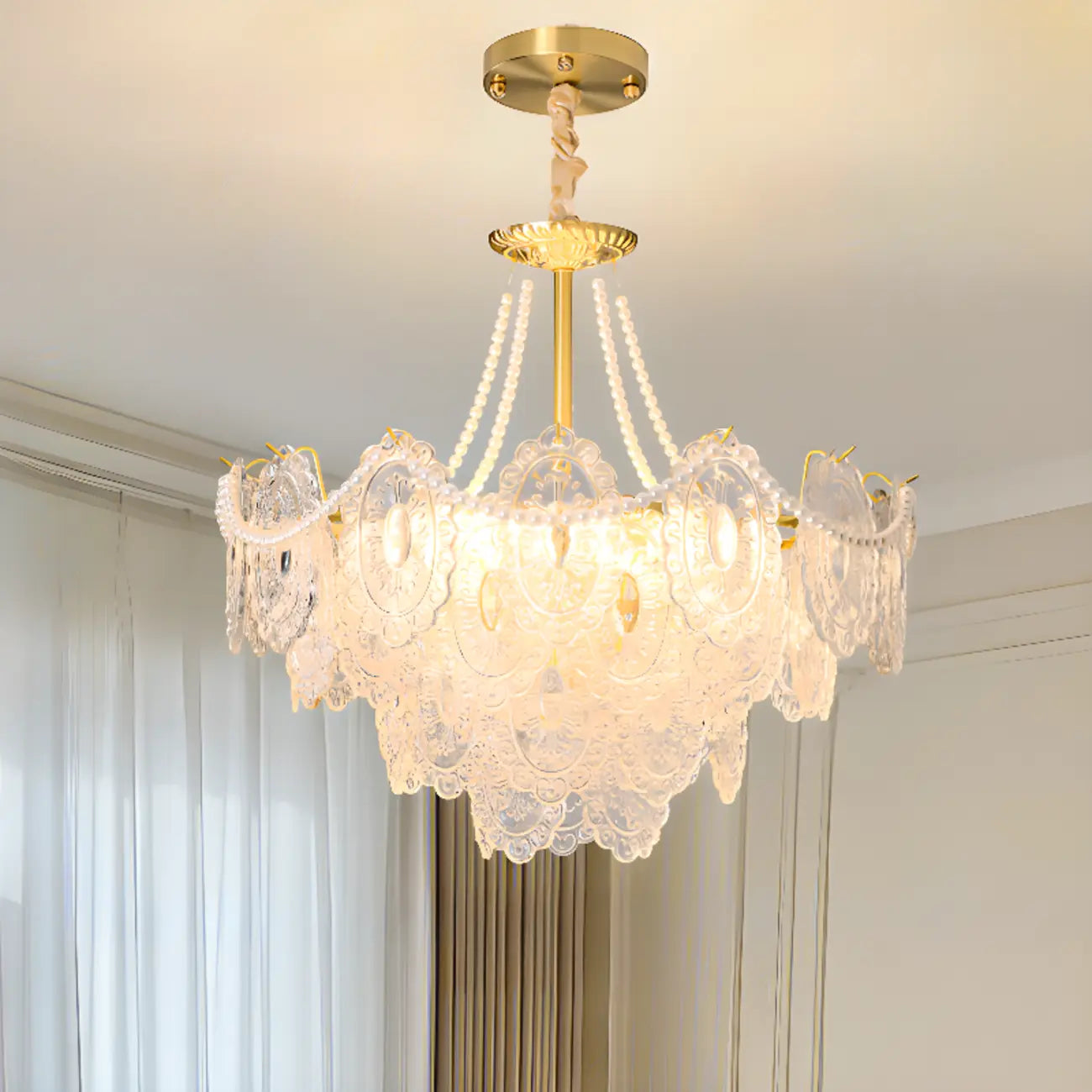 Élégant lustre vintage doré en verre exquis