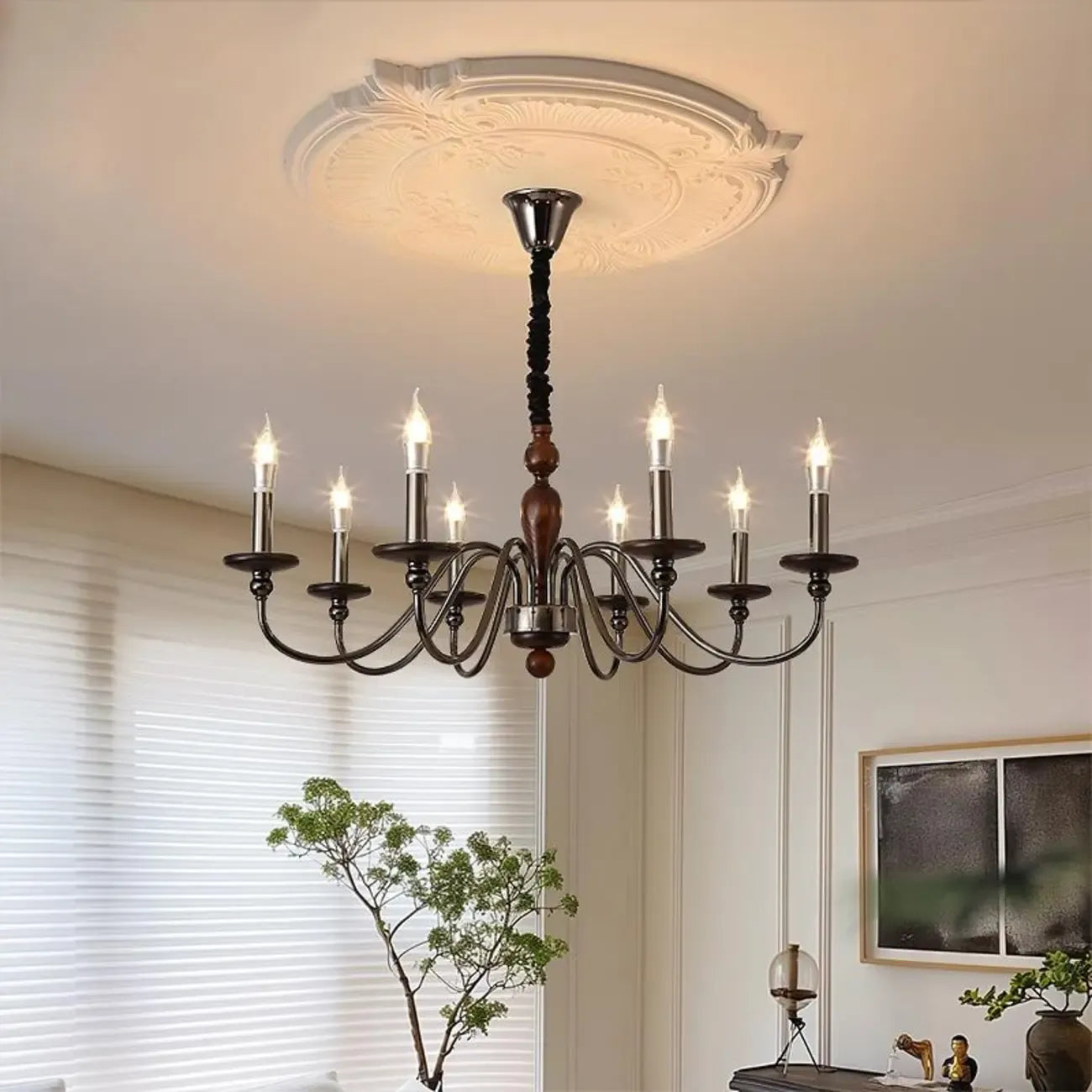 Lustre moderne noir à 6/8 lumières de type candélabre, à intensité variable