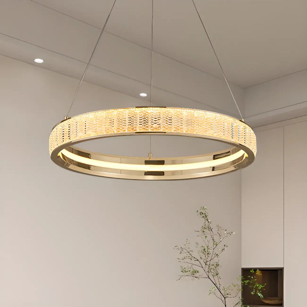 Lustre élégant à LED en cristal et anneaux dorés de luxe
