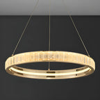 Lustre élégant à LED en cristal et anneaux dorés de luxe