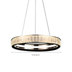 Lustre élégant à LED en cristal et anneaux dorés de luxe