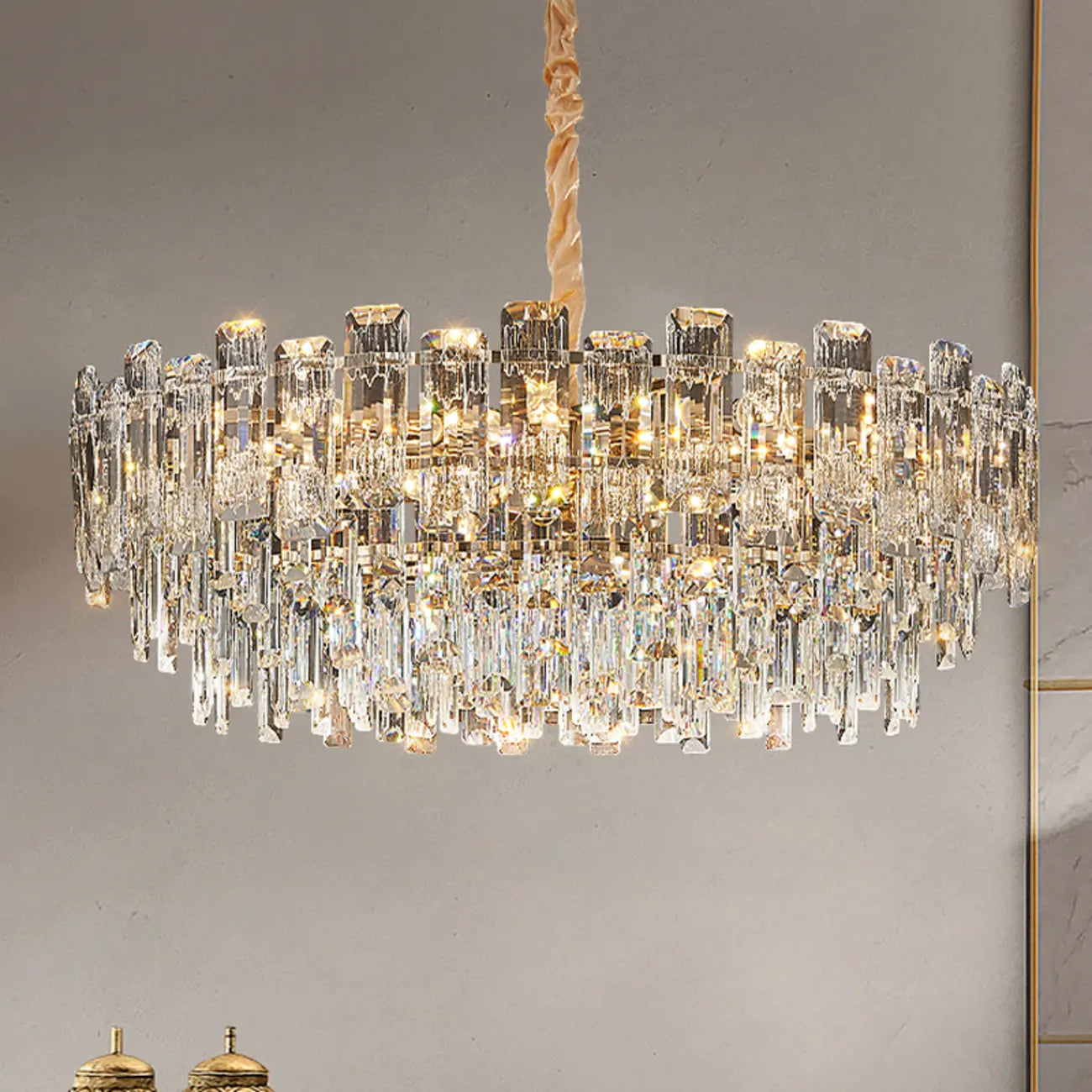 Lustre rond glamour en métal et cristal