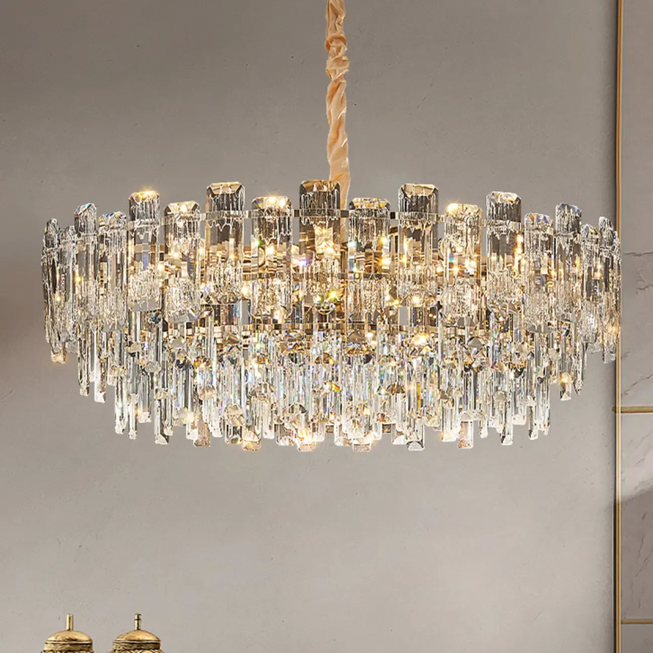 Lustre rond glamour en métal et cristal