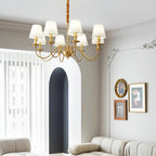 Lustre classique doré avec abat-jour élégant en tissu blanc