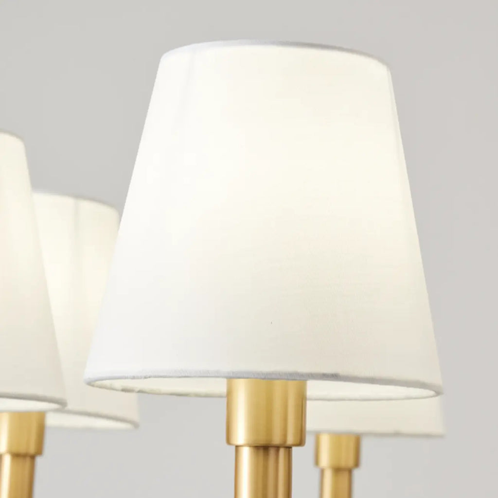 Lustre classique doré avec abat-jour élégant en tissu blanc