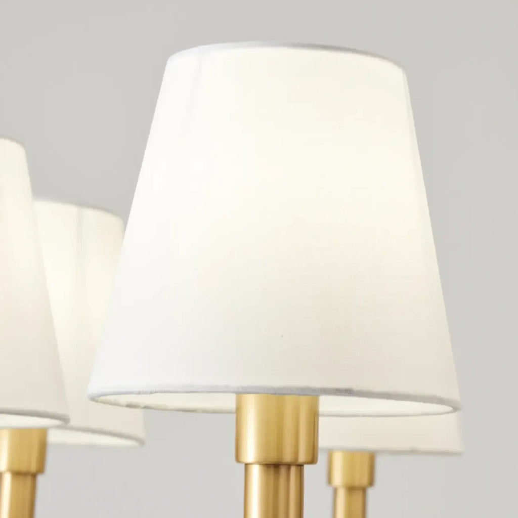 Lustre classique doré avec abat-jour élégant en tissu blanc
