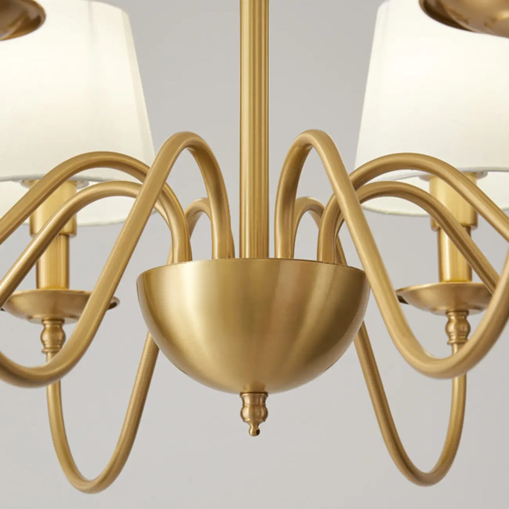 Lustre classique doré avec abat-jour élégant en tissu blanc