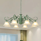 Lustre élégant en métal vert nordique avec abat-jour en verre cloche et lustre en verre élégant.