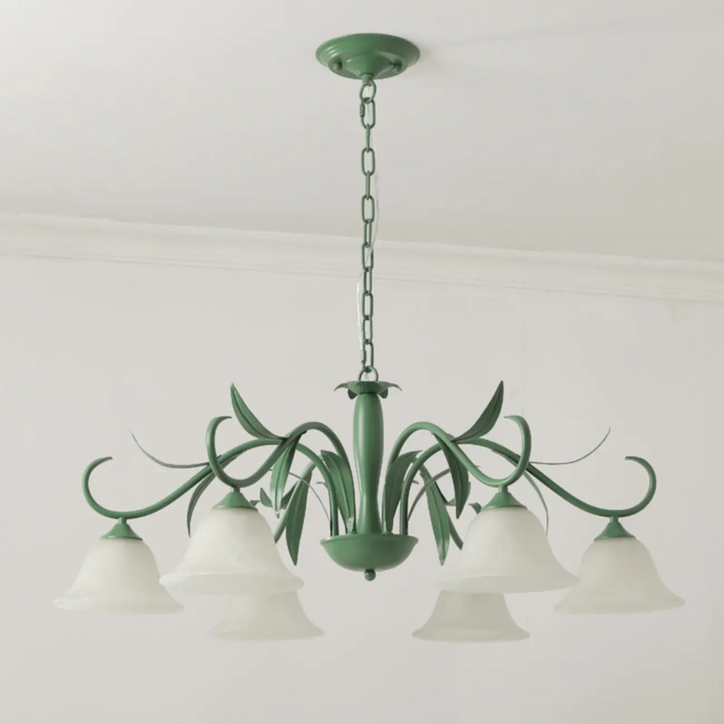 Lustre élégant en métal vert nordique avec abat-jour en verre cloche et lustre en verre élégant.