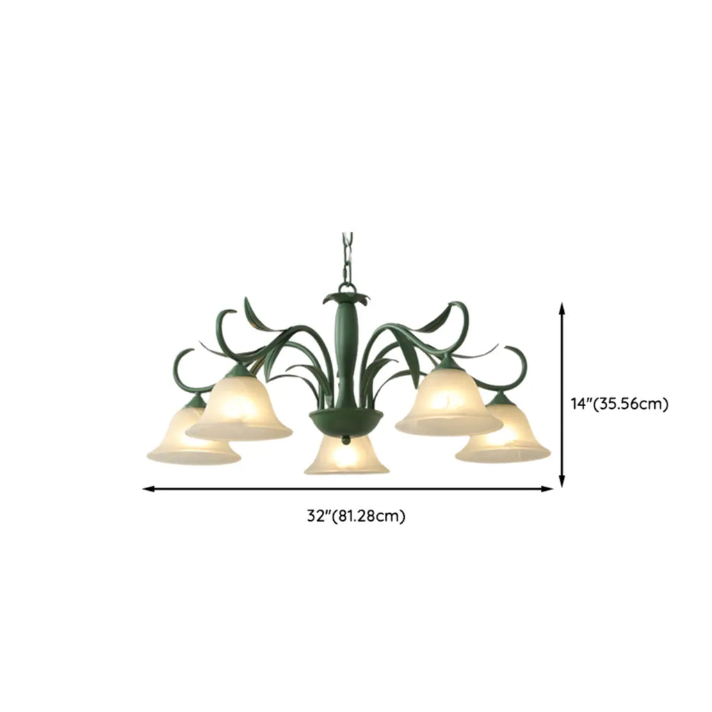 Lustre élégant en métal vert nordique avec abat-jour en verre cloche et lustre en verre élégant.