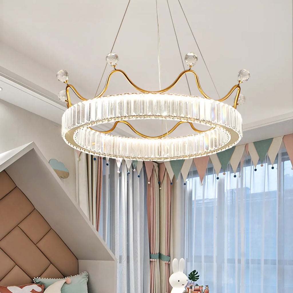 Lustre élégant en cristal doré à LED en forme de couronne