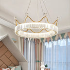 Lustre élégant en cristal doré à LED en forme de couronne