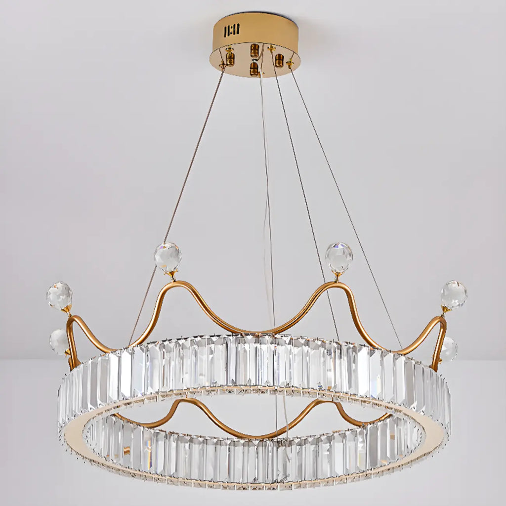 Lustre élégant en cristal doré à LED en forme de couronne