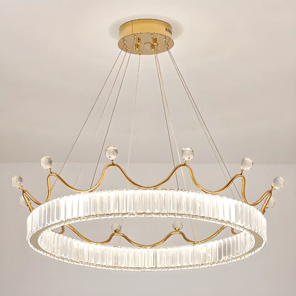 Lustre élégant en cristal doré à LED en forme de couronne