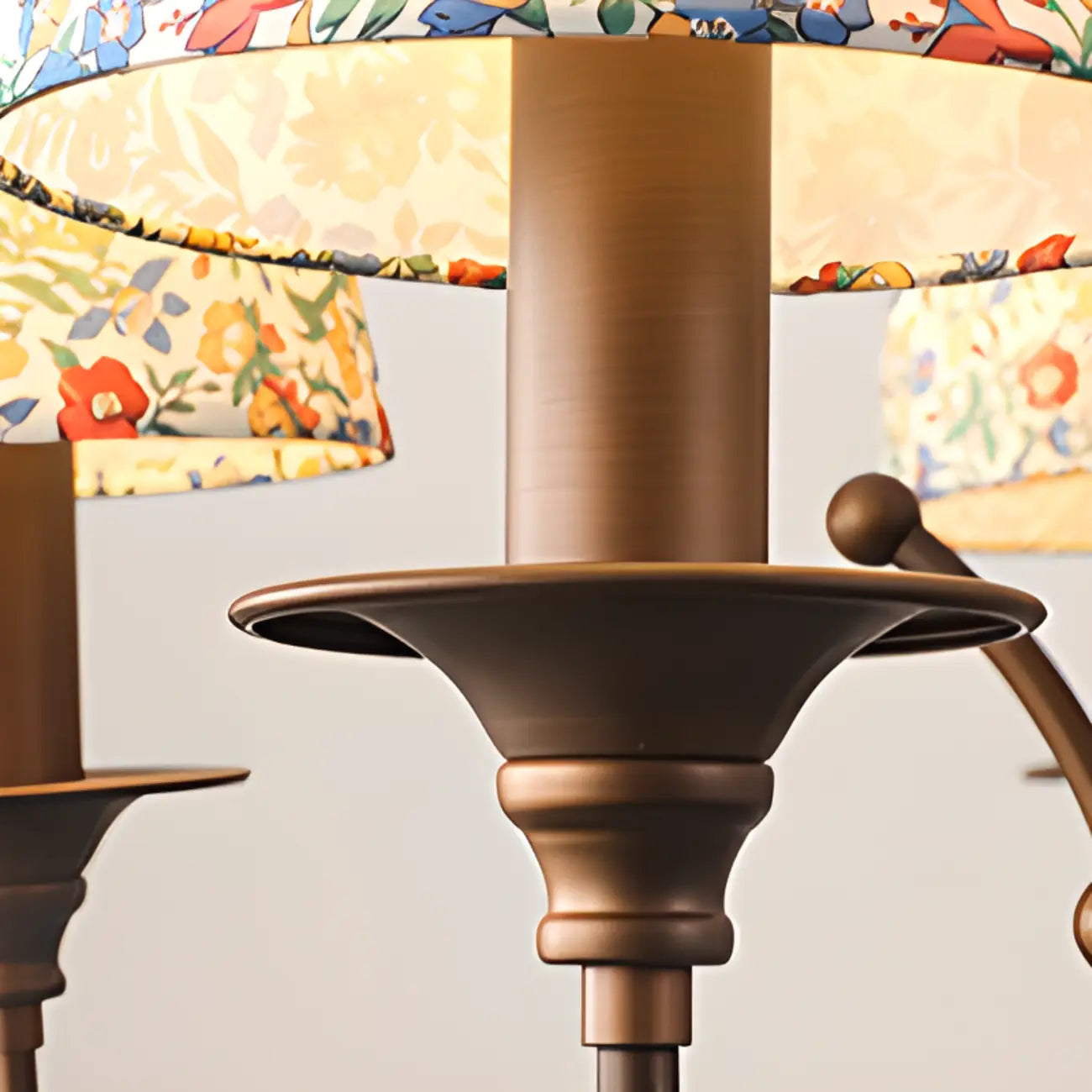 Lustre tonneau en tissu à motif floral bronze rustique