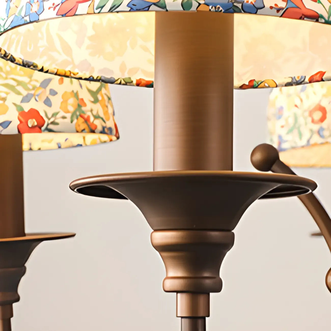 Lustre tonneau en tissu à motif floral bronze rustique