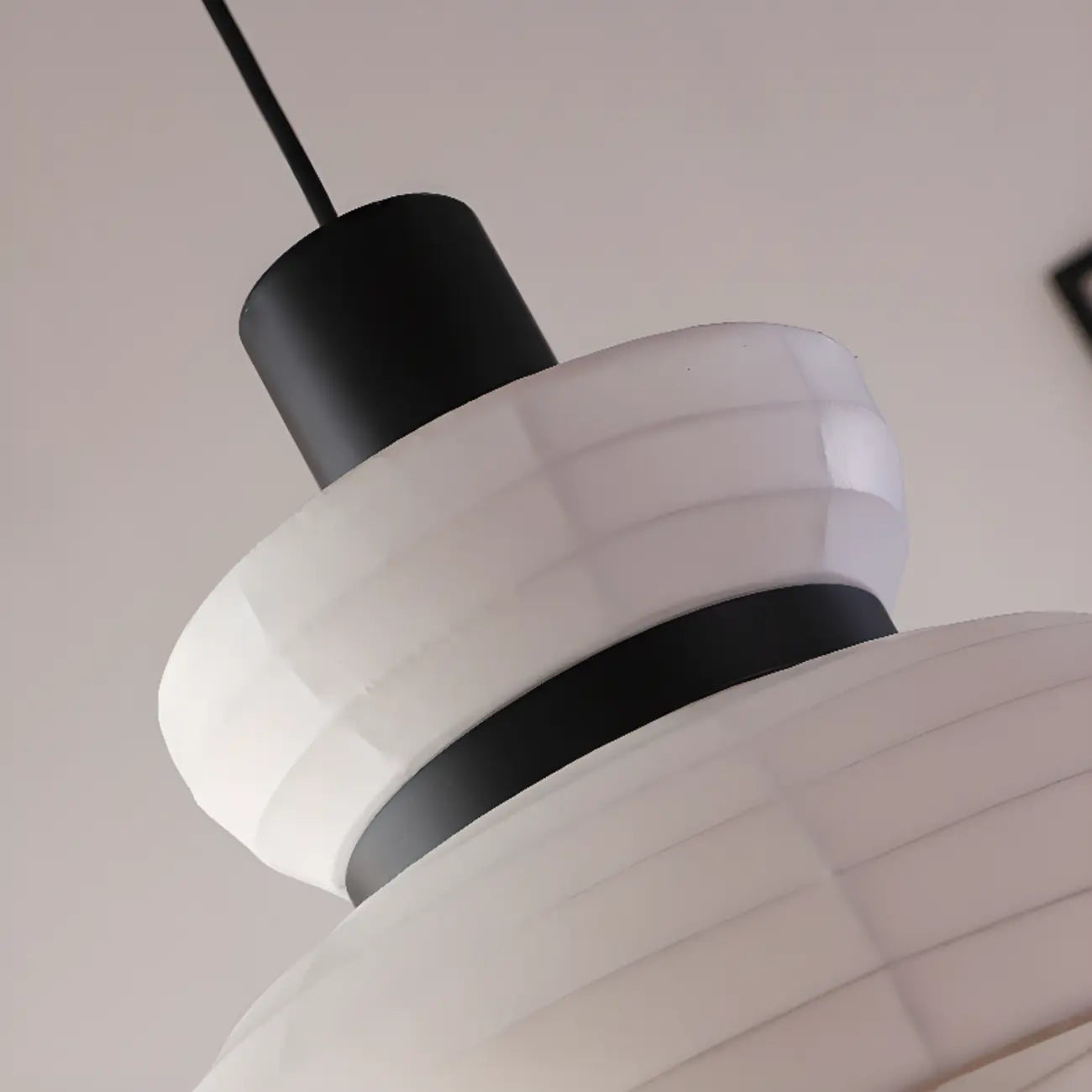 Suspension minimaliste et élégante en soie blanche pour cuisine