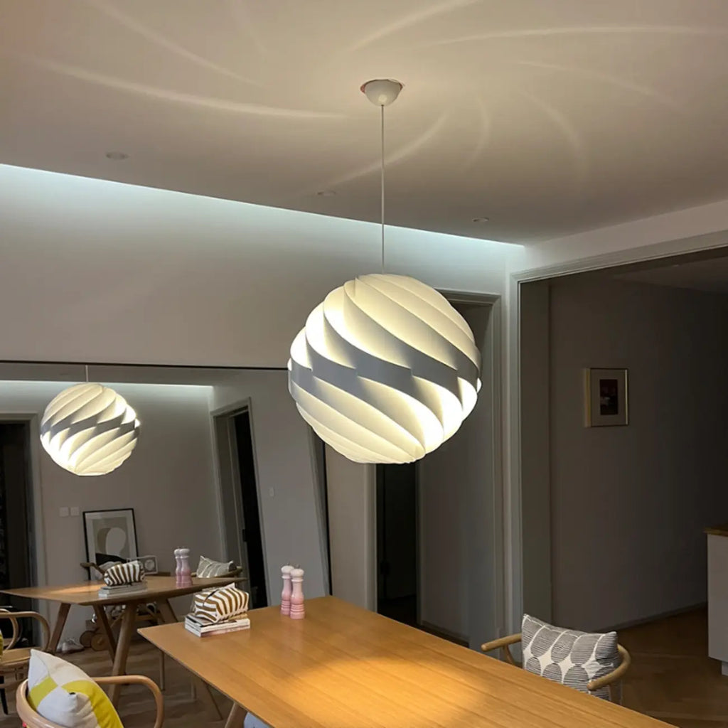 Lampadario a sospensione a globo in alluminio artistico per isola cucina