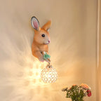 Applique murale pour enfants en résine en forme de lapin avec abat-jour en cristal