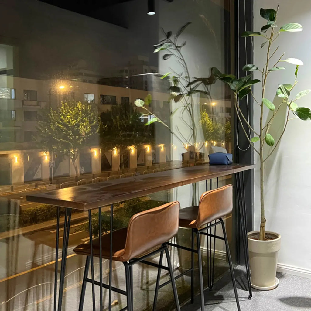 Tables de bar modernes en bois de cacao avec pieds en acier en forme d'épingle à cheveux