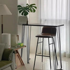 Tables de bar modernes en bois de cacao avec pieds en acier en forme d'épingle à cheveux