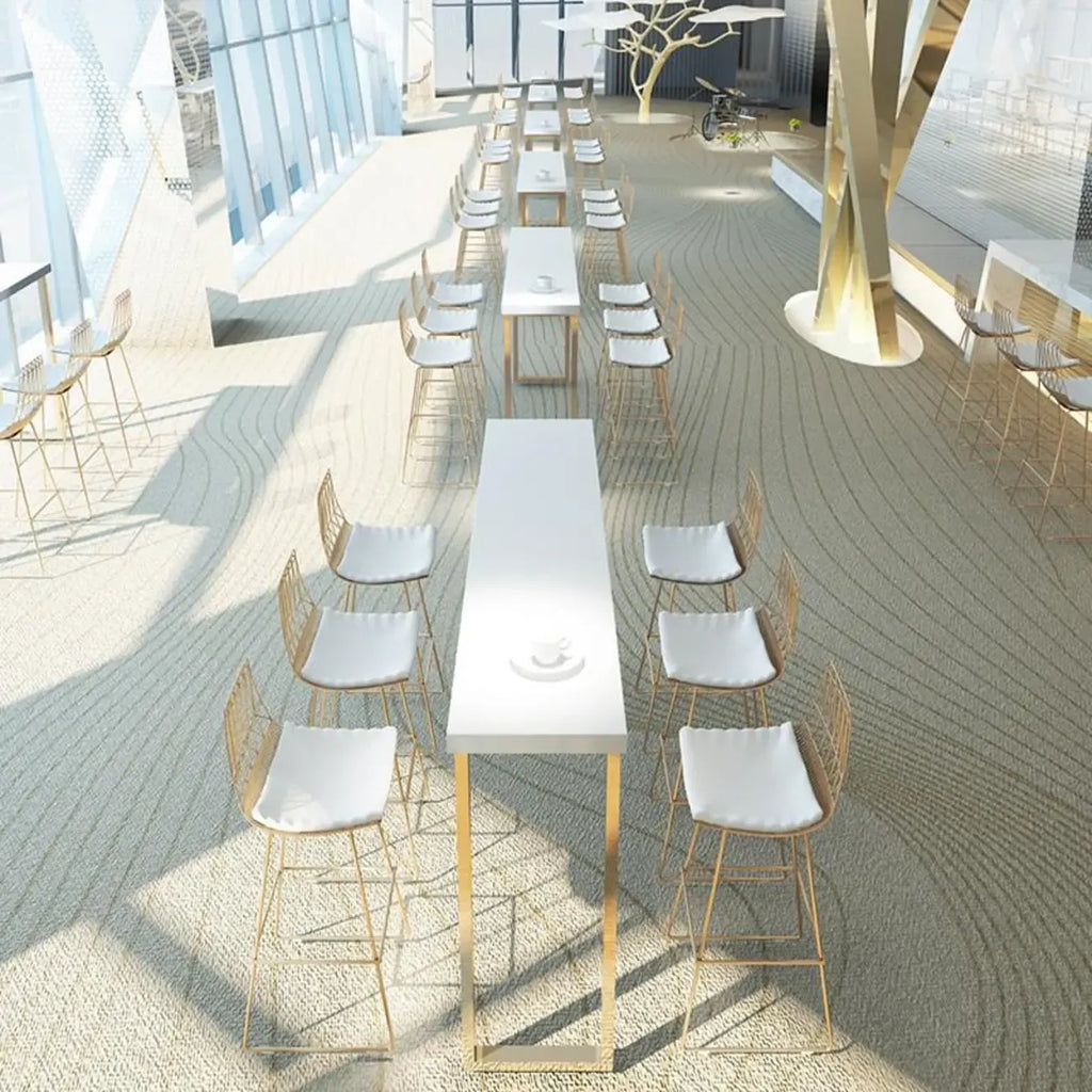 Tables de bar somptueuses en bois blanc et métal doré, style traîneau
