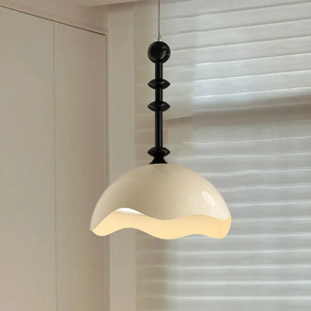 Suspension moderne en acrylique noir et blanc avec dôme lumineux