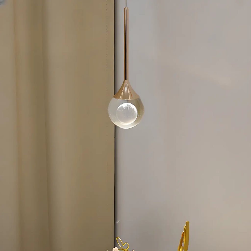 Suspension minimaliste en métal et cristal transparent