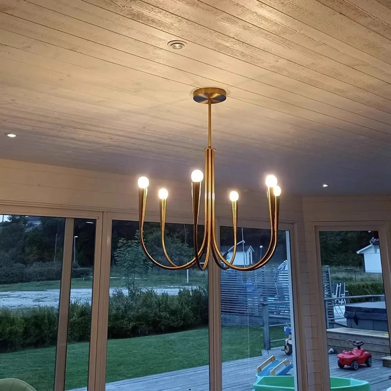 Lustre géométrique moderne doré à 6 lumières pour la décoration intérieure