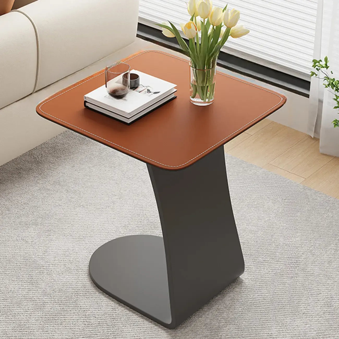 Table d'appoint carrée en métal avec plateau en cuir HomeyFad en forme de C