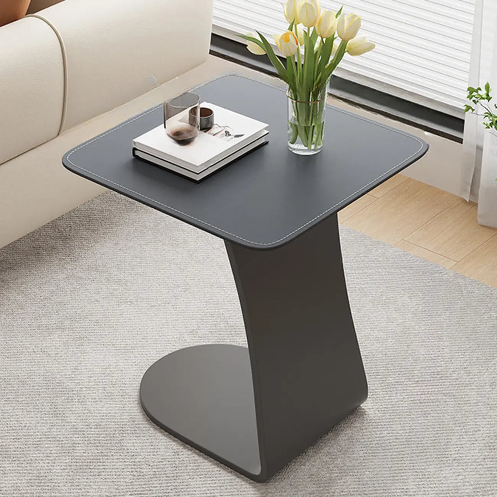 Table d'appoint carrée en métal avec plateau en cuir HomeyFad en forme de C