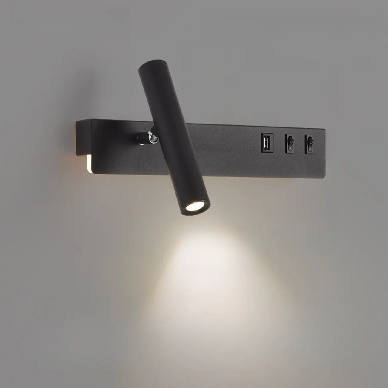 Applique murale moderne et minimaliste avec port USB et projecteur orientable