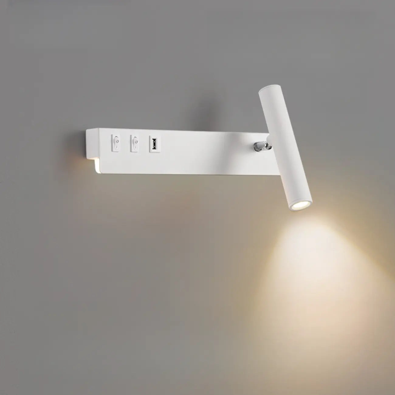 Applique murale moderne et minimaliste avec port USB et projecteur orientable