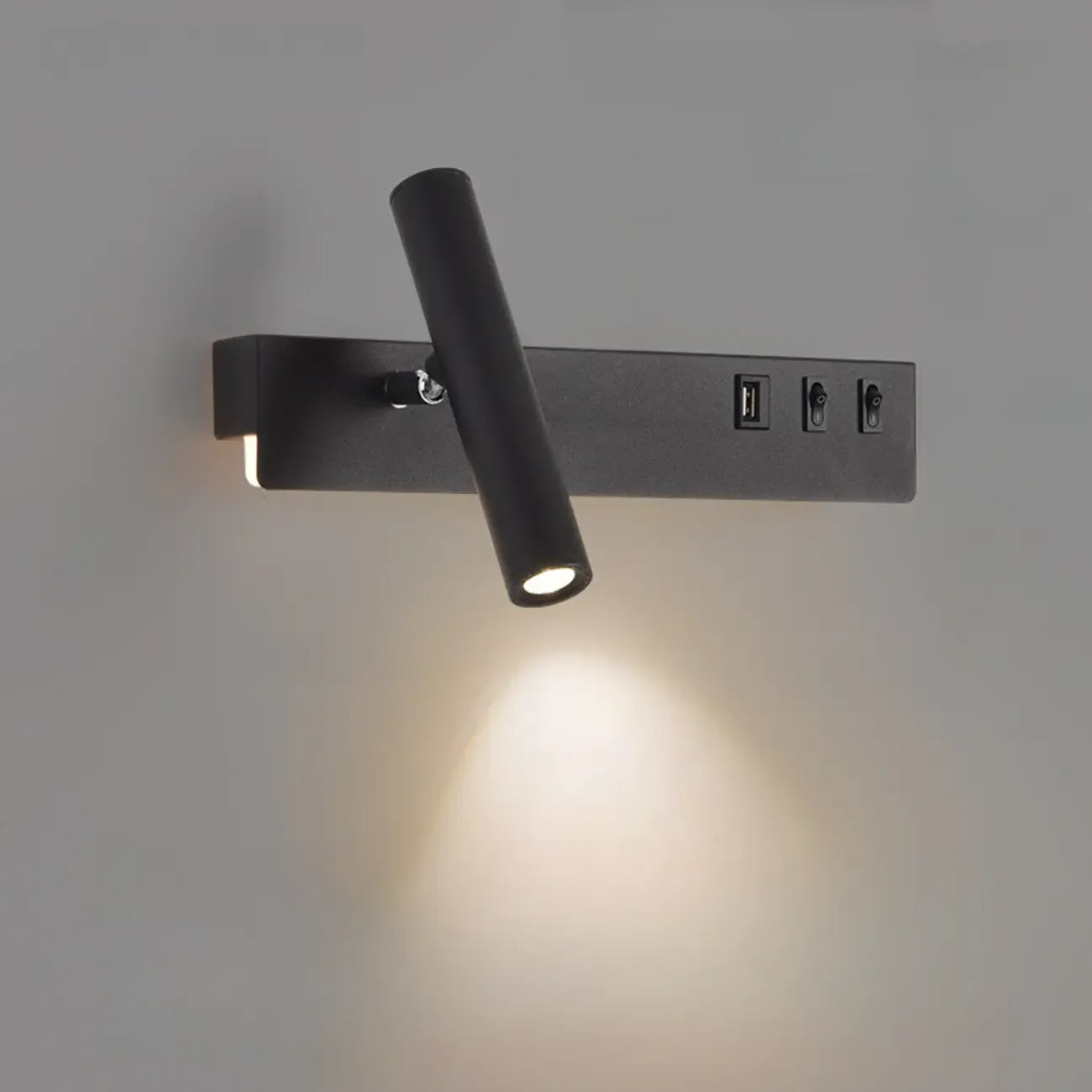 Applique murale moderne et minimaliste avec port USB et projecteur orientable