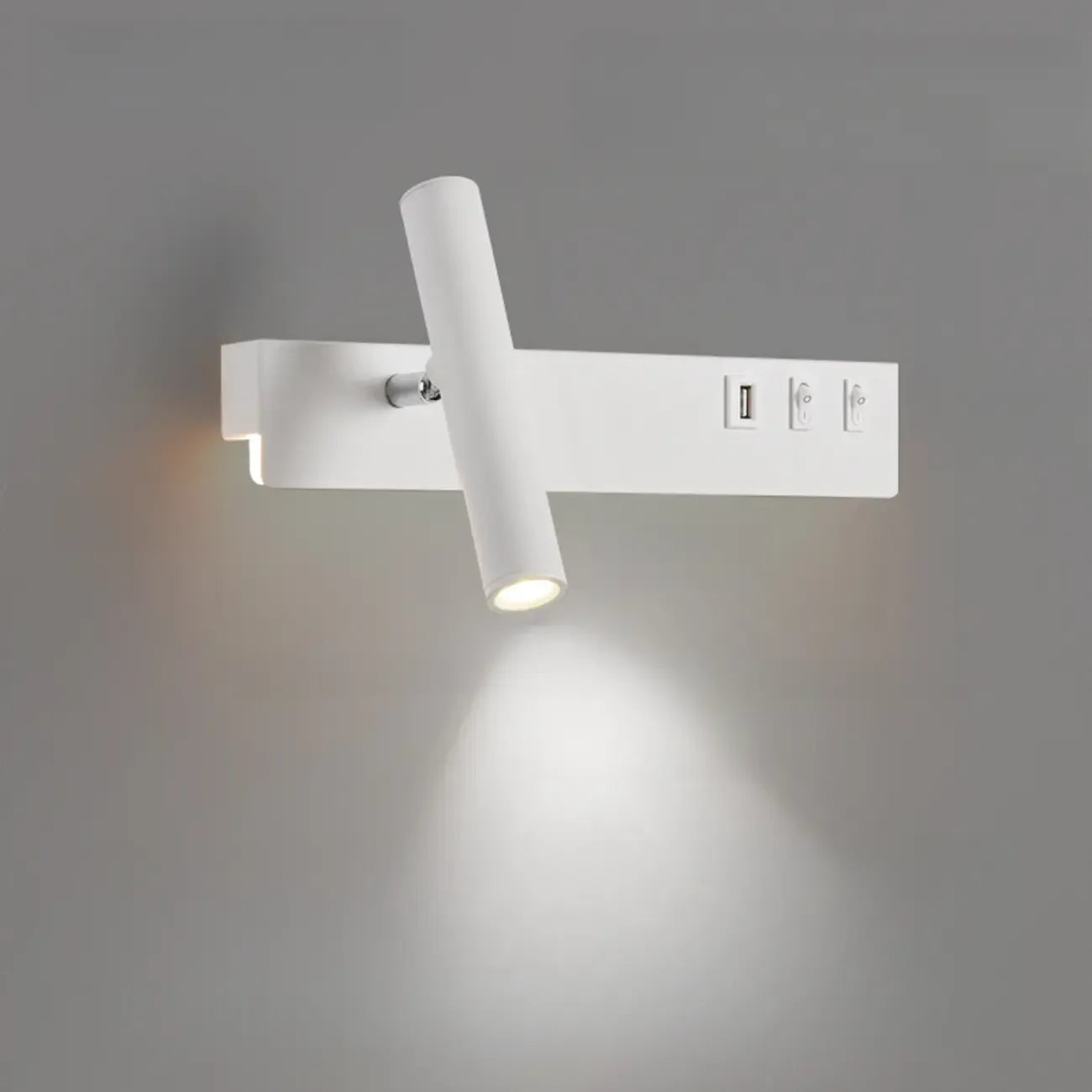 Applique murale moderne et minimaliste avec port USB et projecteur orientable