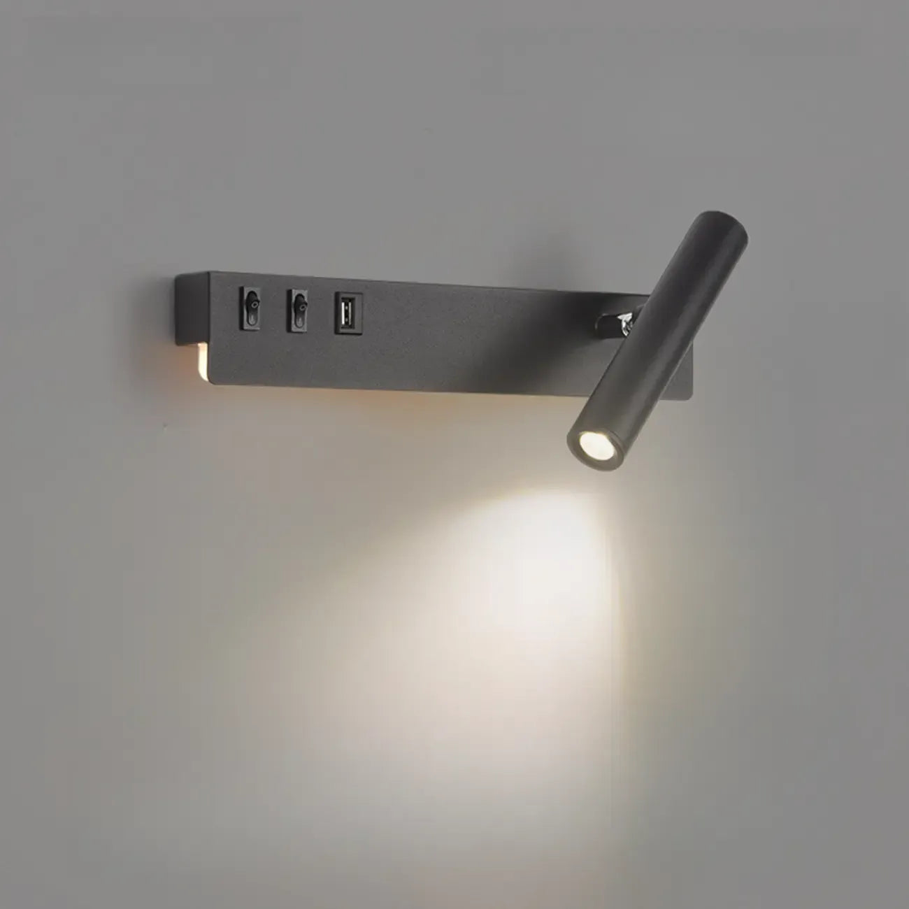 Applique murale moderne et minimaliste avec port USB et projecteur orientable