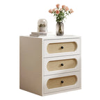 Table de chevet étroite fonctionnelle en rotin blanc à 3 tiroirs