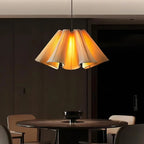 Suspension moderne en tissu beige plissé et réglable