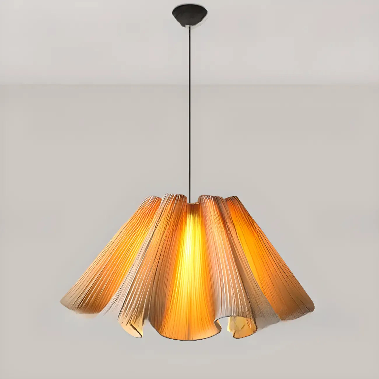 Suspension moderne en tissu beige plissé et réglable