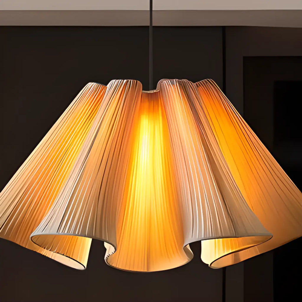 Suspension moderne en tissu beige plissé et réglable