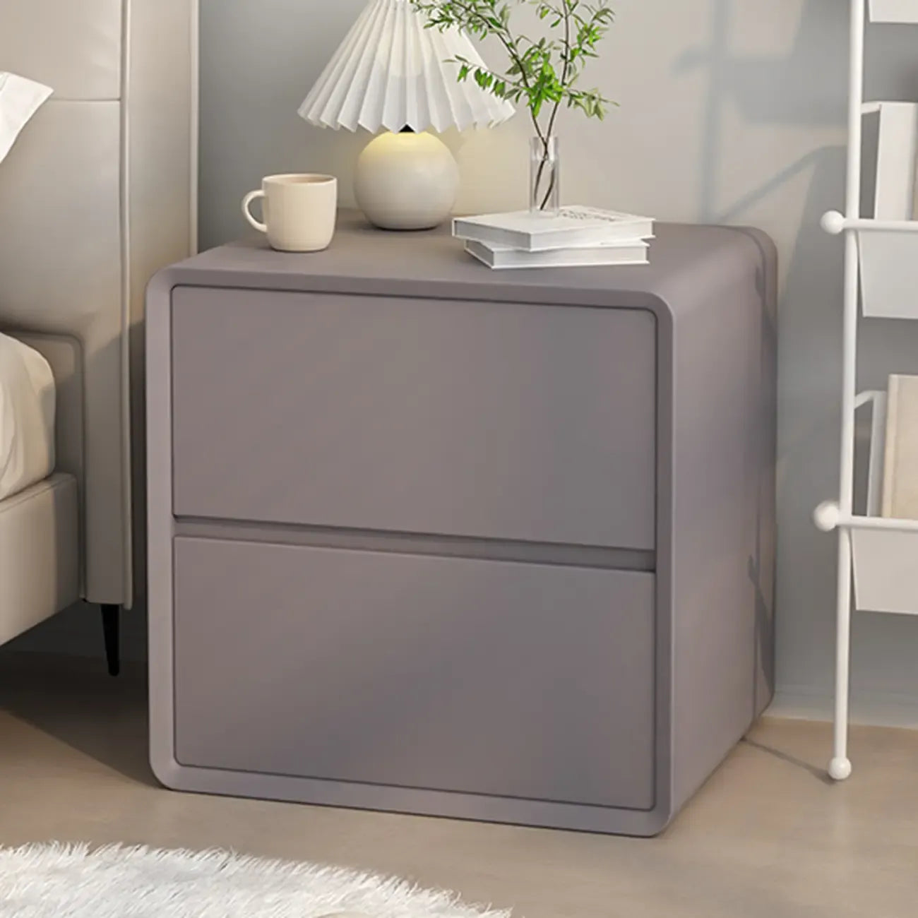 Table de chevet moderne couleur crème avec deux tiroirs de rangement