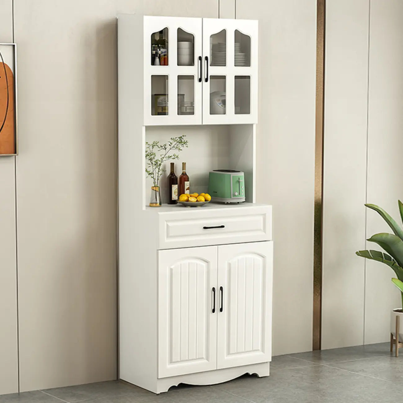 Buffet de cuisine en bois à plusieurs compartiments de rangement avec support pour micro-ondes