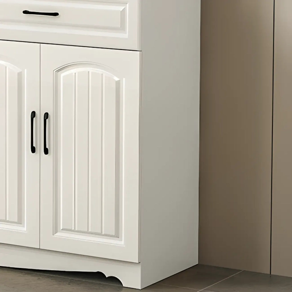 Buffet de cuisine en bois à plusieurs compartiments de rangement avec support pour micro-ondes